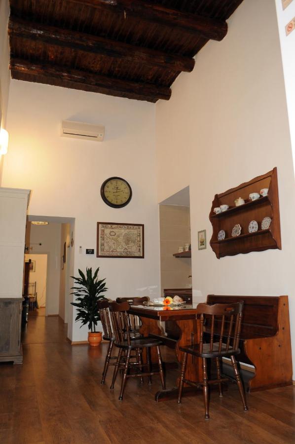 Bed and Breakfast Napoli Pietrasanta Lt Exterior foto