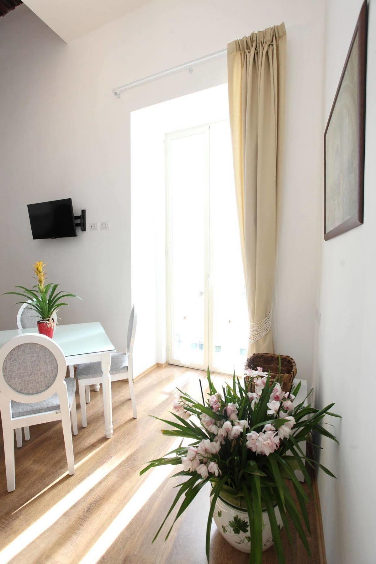 Bed and Breakfast Napoli Pietrasanta Lt Exterior foto